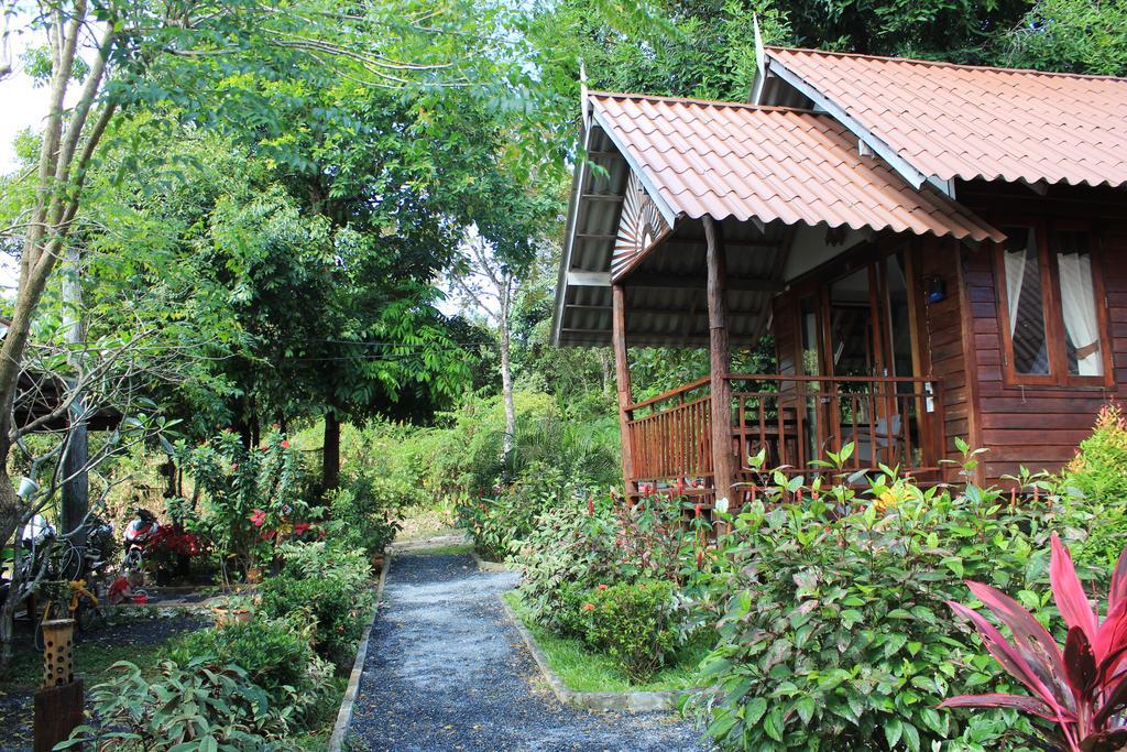ホテル ランタ ハッピー ヒル Ko Lanta エクステリア 写真