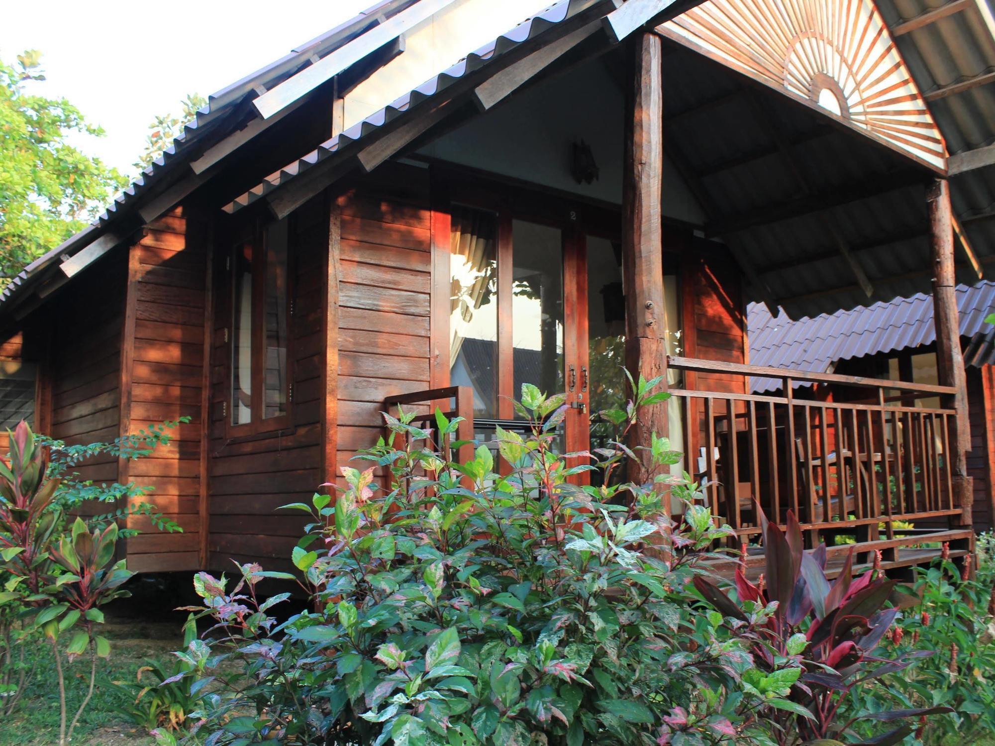 ホテル ランタ ハッピー ヒル Ko Lanta エクステリア 写真